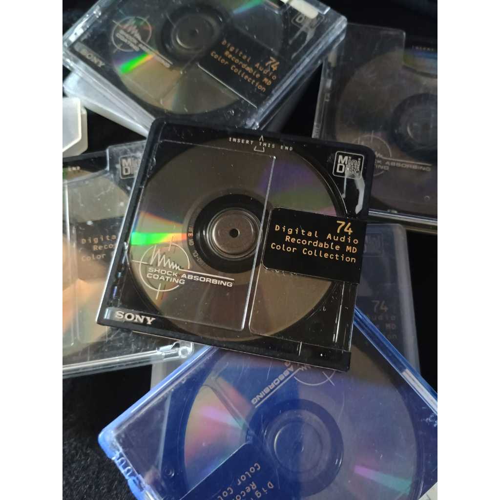 MiniDisc Color Collection de Sony : rouge rubis, bleu saphir