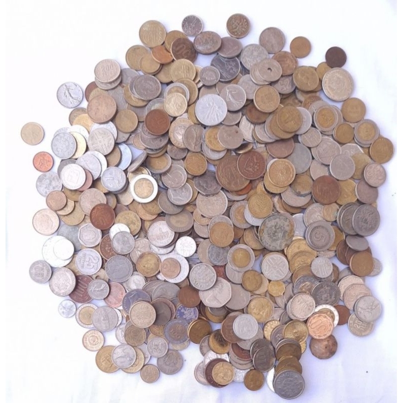 100 moedas Estrangeiras