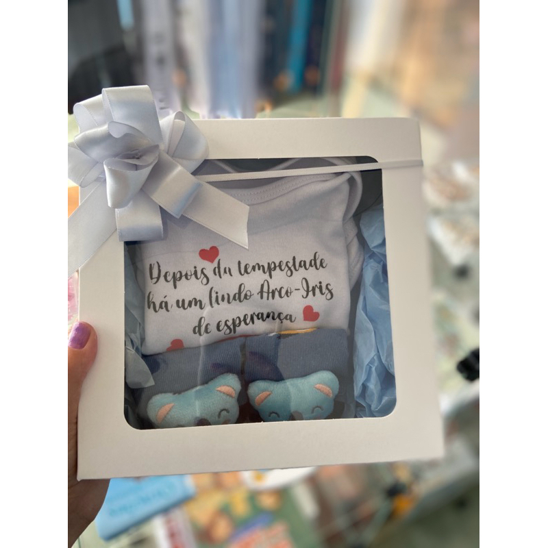 Presente infantil para bebê ou rn body e par de meia 3D com chocalho ou ...