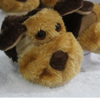 Pantufa cachorro marrom pelúcia presente adulto ou infantil