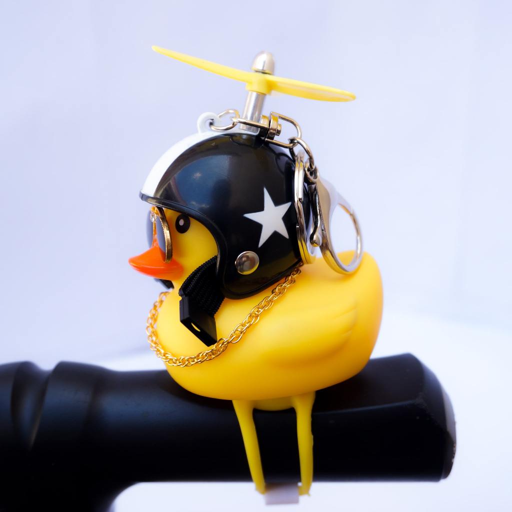 Patinho de borracha com capacete, vários modelos para bike e moto ...