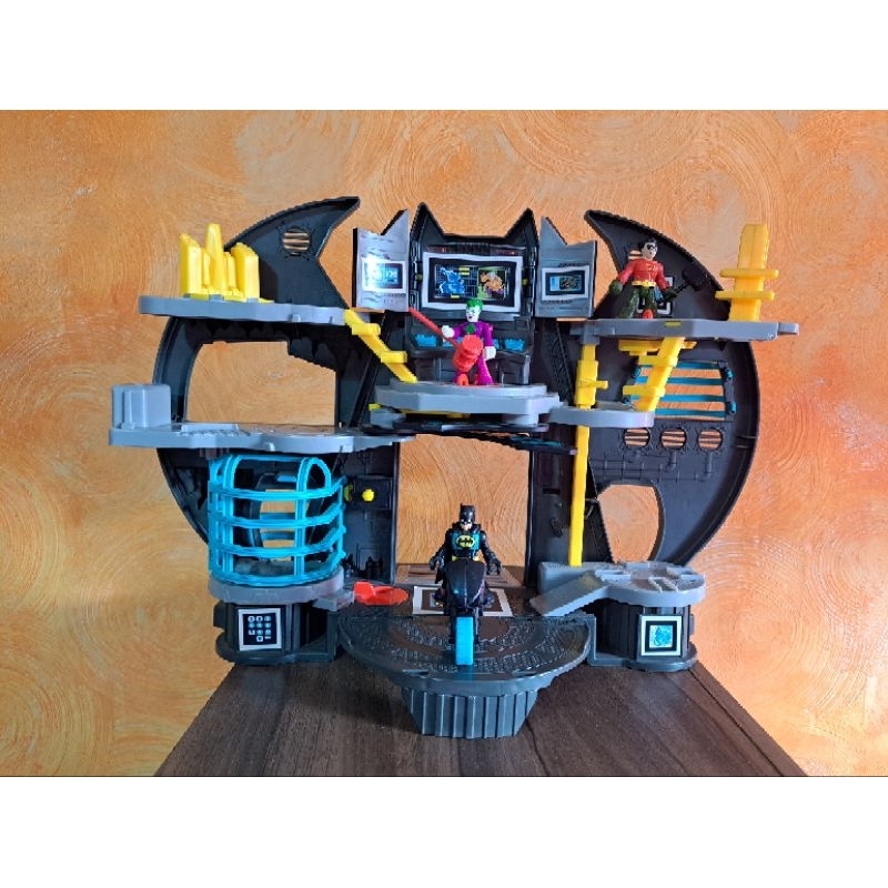 Base Batcaverna Batman + 3 Bonecos Originais Imaginext | Shopee Brasil