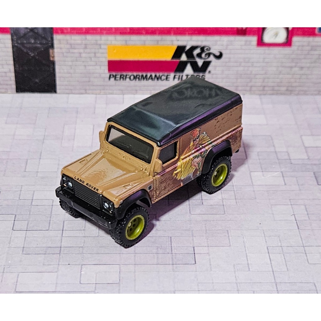 Hot Wheels Premium Série Pop Culture DC Comics Batman - Land Rover ...