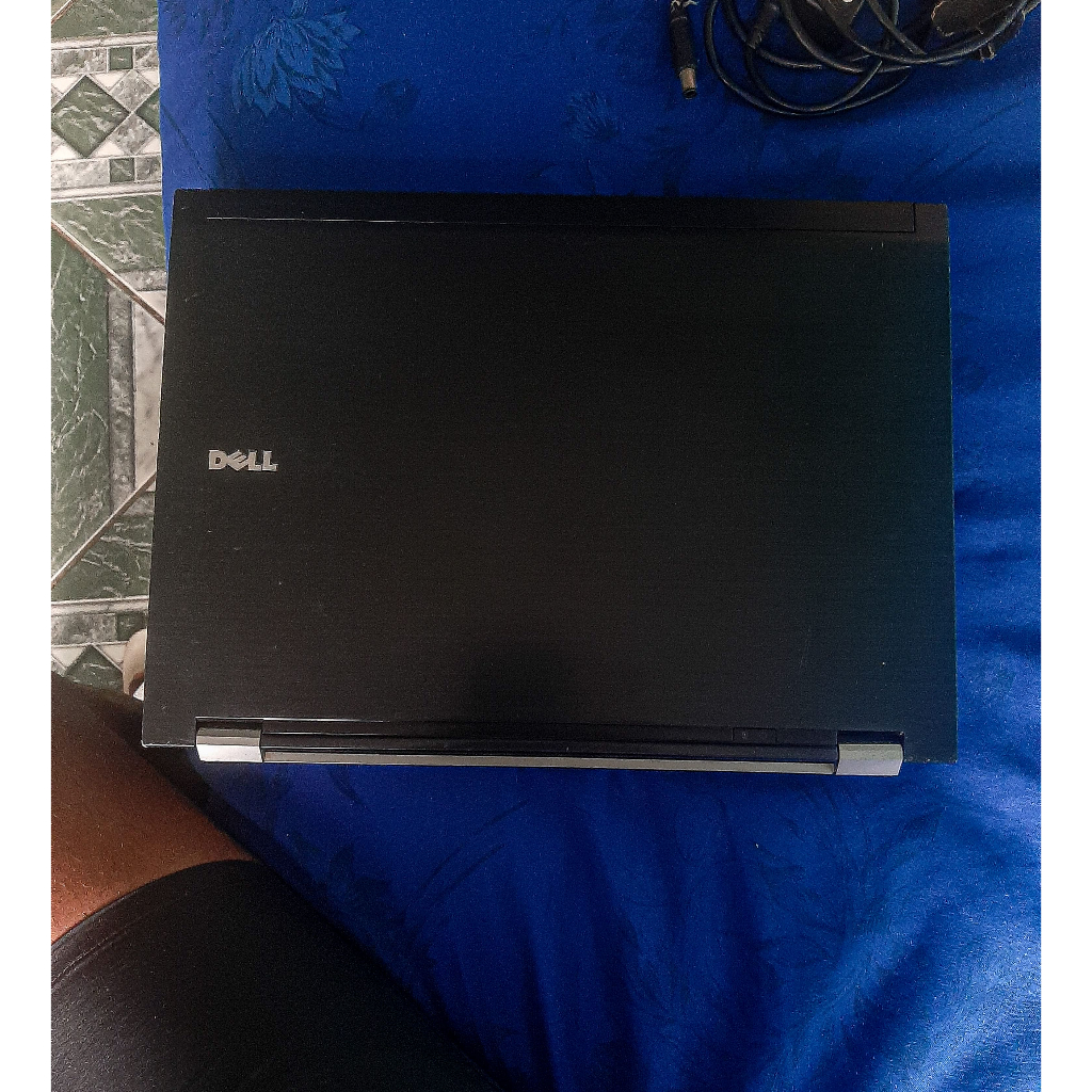 Notebook Dell Latitude Usado Completo - Tela, Processador, Memória RAM, Carregador e Bateria -- PARA TIRAR PEÇAS