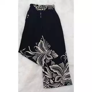 Calça pantalona femenina cintura alta com bolso tecido DUNA estampado