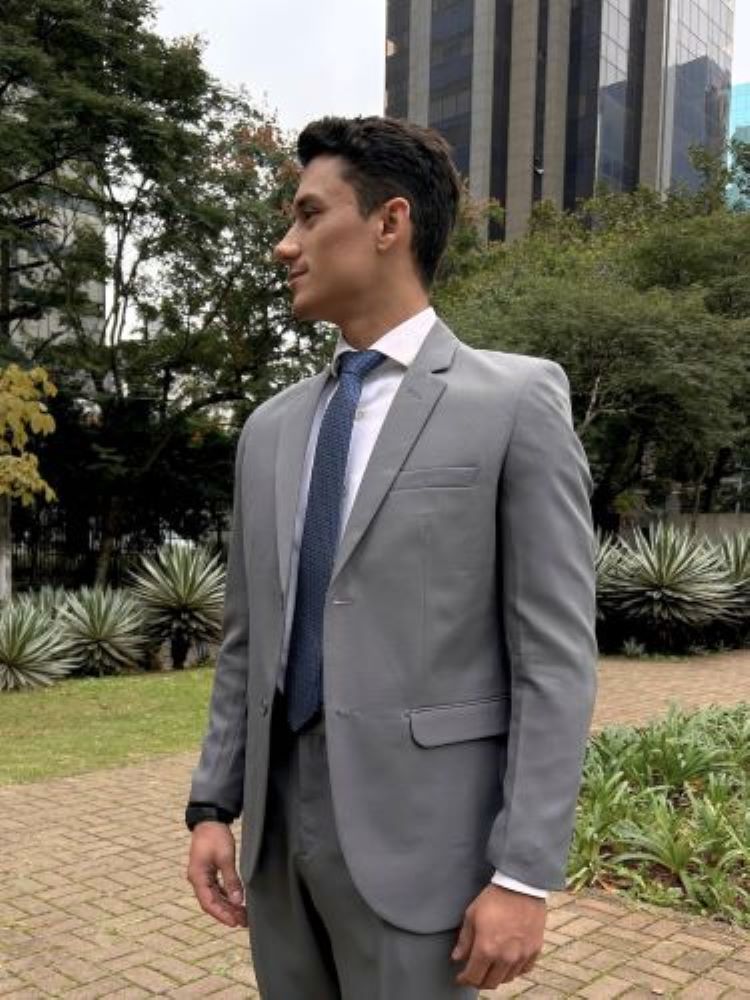 Terno Masculino Básico Slim feito em tecido Oxford Cinza Escuro para ...