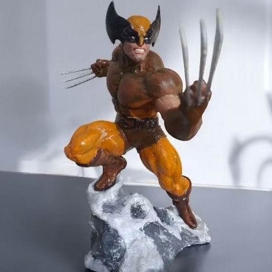 action figure Wolverine uniforme antigo