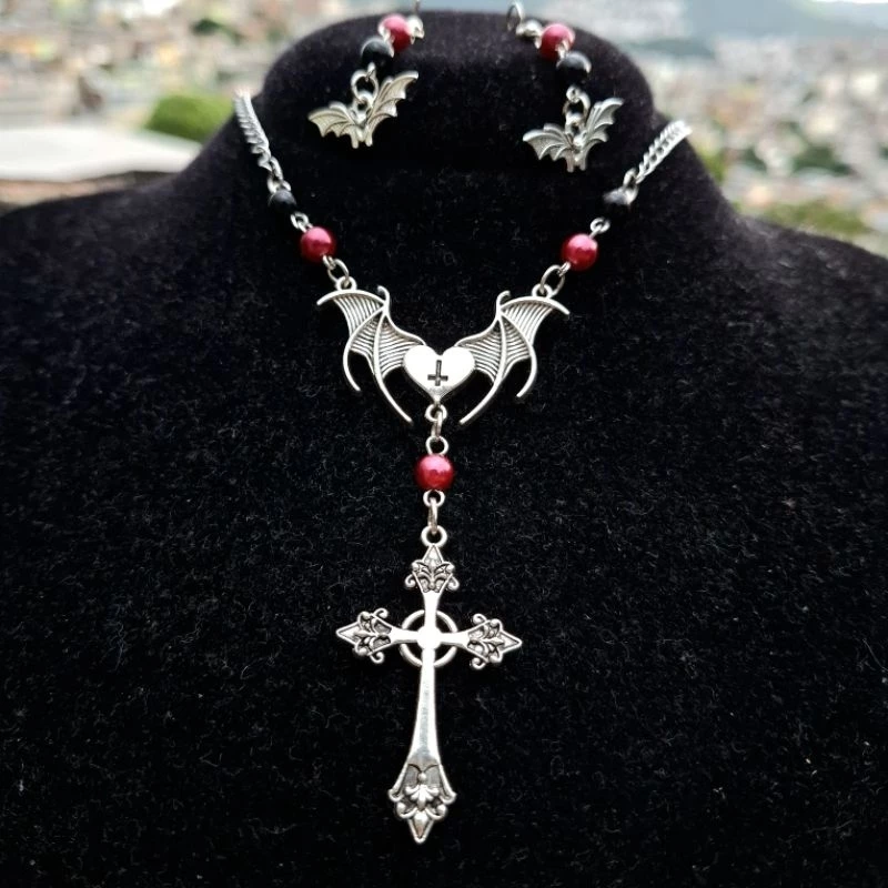Conjunto Gargantilha Vampírica e Brincos