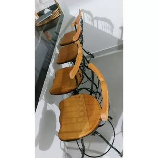 4 Banquetas Bistrô Giratórias Em Ferro Acento Madeira Jequitibá Altura Reguláveis Balcão