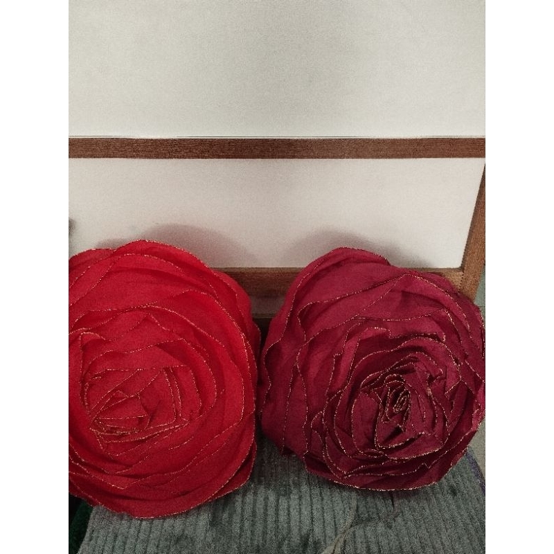 almofadas. tipo. rozas. de. setim. com. cheius | Shopee Brasil