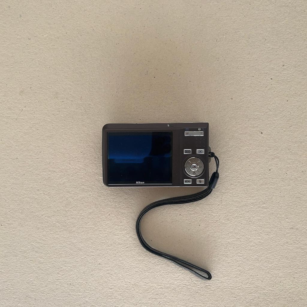 Câmera Digital Nikon Coolpix S550 Marrom Kit Completo | Shopee Brasil