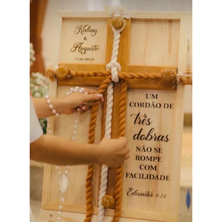 Quadro cordão de três dobras o presente ideal para o casamento significa união entre o casal e Deus nunca se rompera.