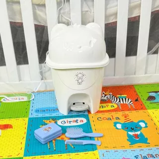 Lixeira Infantil Petita Azul com Escova, Pente e Saboneteira: Praticidade e Diversão para o Banheiro dos Pequenos