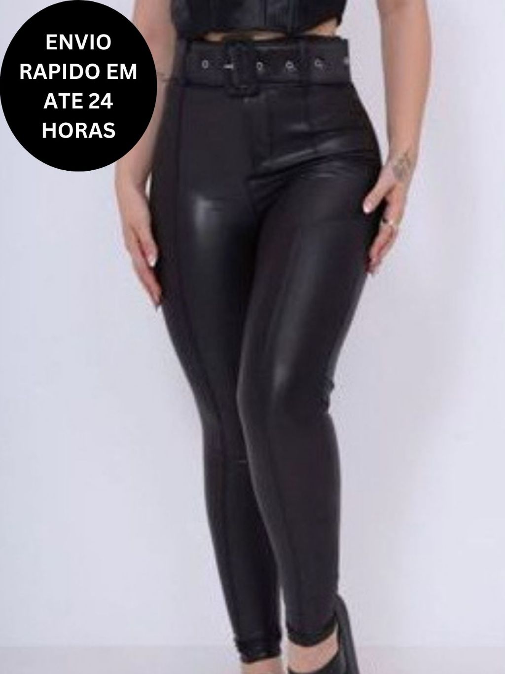 calça feminina couro fake cirre com cinto cintura alta skinny