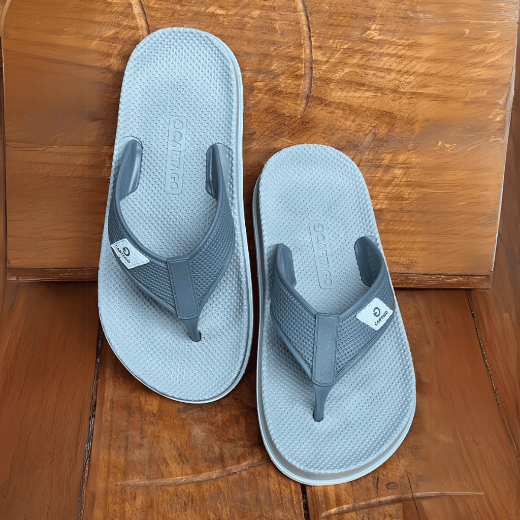 Chinelo Masculino Adulto de Dedo Moderno - Cinza