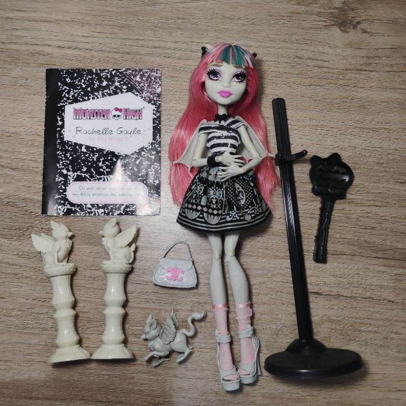 Boneca Rochelle Goyle Básica Monster High Mattel - Ler Descrição