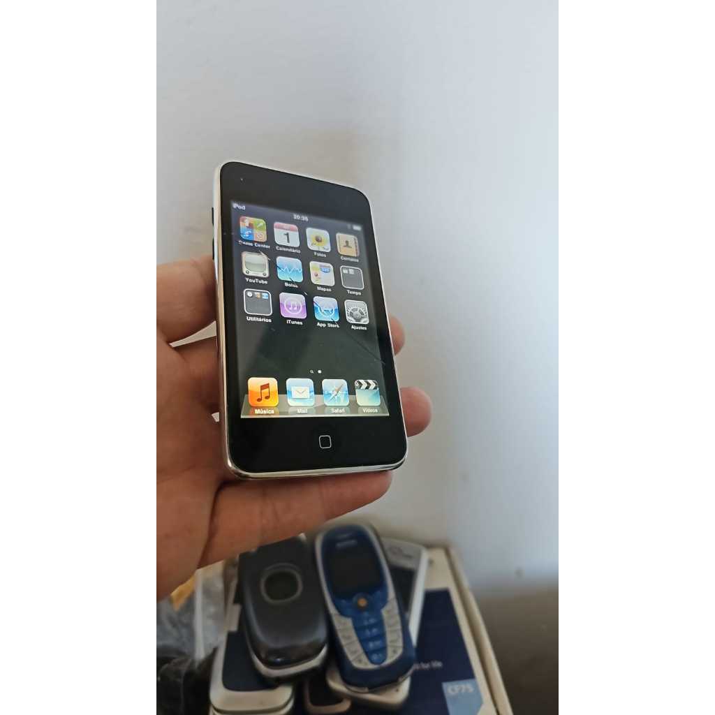 IPOD TOUCH 32GB 2ª GERAÇÃO - DEFEITO MAU CONTATO BOTAO DE LIGAR TELA TRINCADA