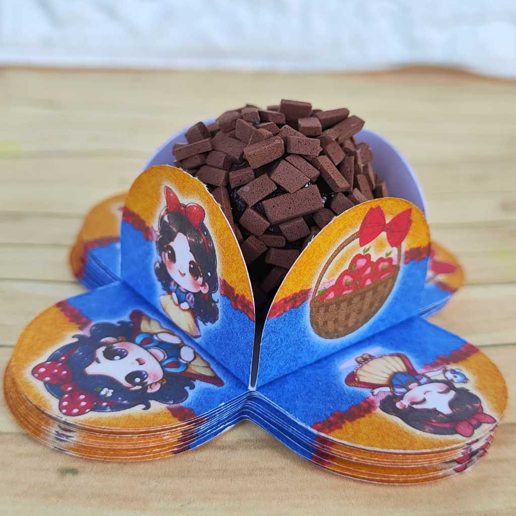 50 Forminhas Personalizadas de Doce Brigadeiro 4 Pétalas Festa ...