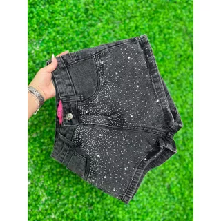Short Jeans Estonado Com Aplicação De Strass