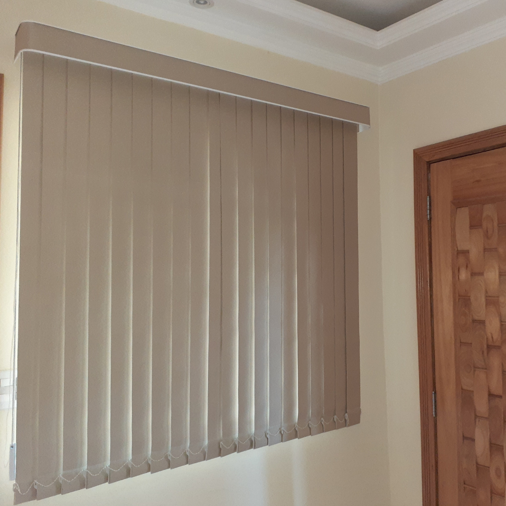 Cortina Persiana Tecido Vertical Quarto Sala Escritório | Shopee Brasil