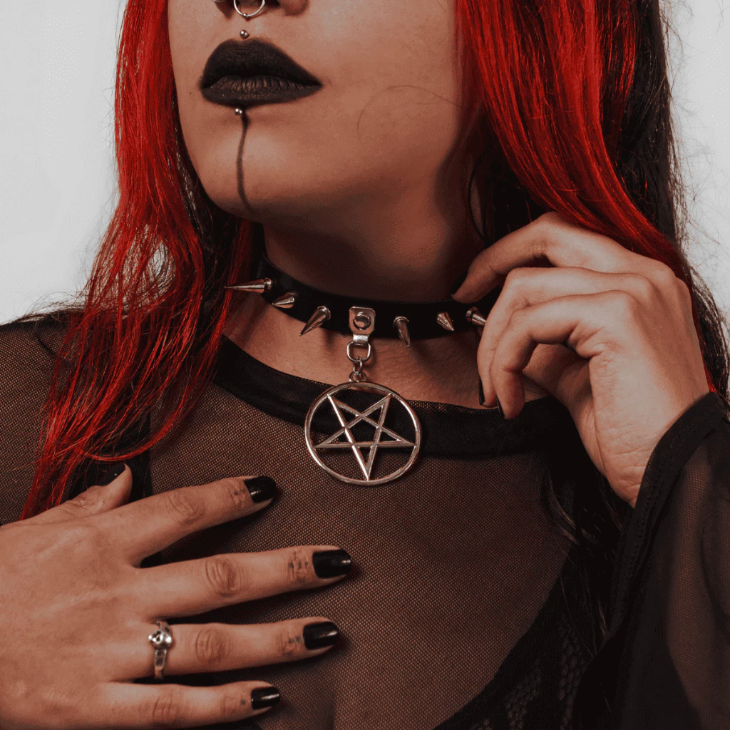 Choker Pentagrama Spikes Dark