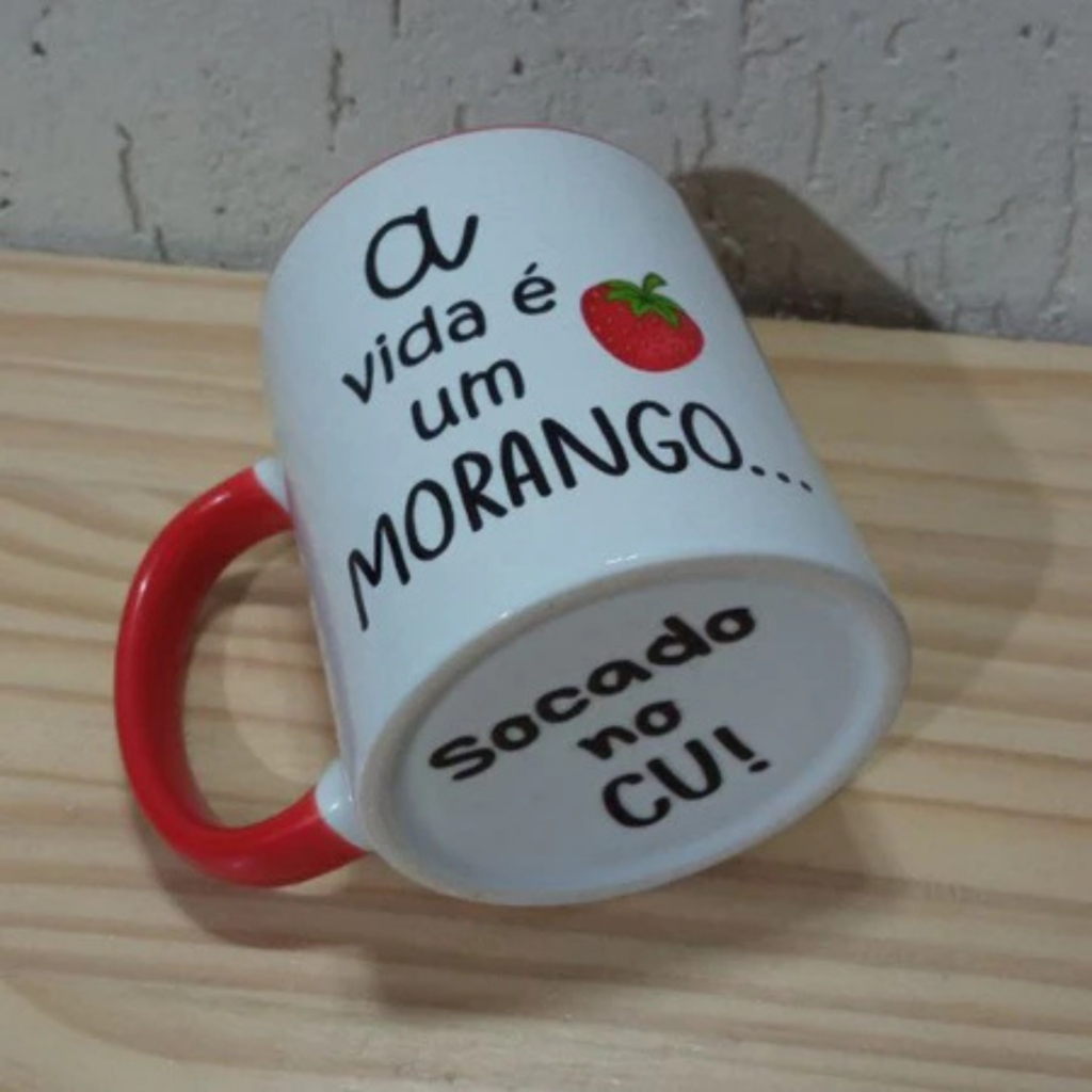 Caneca de Cerâmica Personalizada a A Vida É Um Morango escolha a cor e ...
