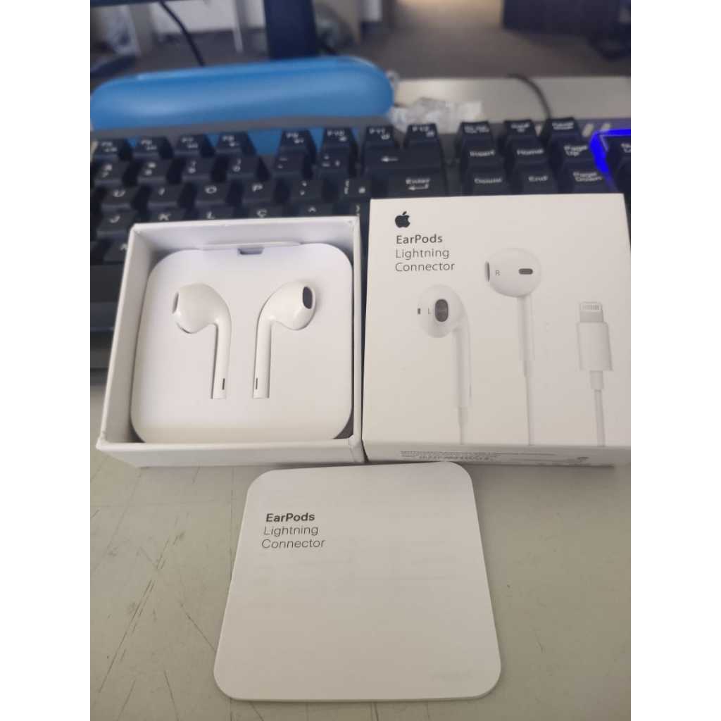 Fone de Ouvido Earpods com Fio e entrada Lightning/EarPods