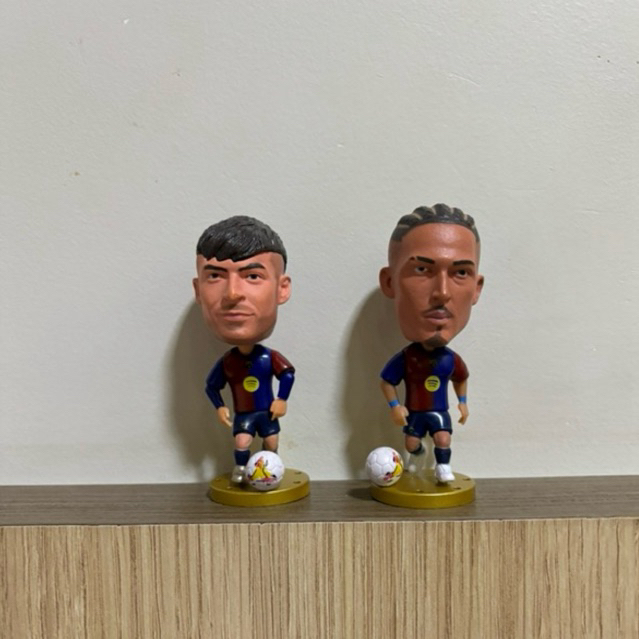 Mini Craques Pedri e Raphinha Soccerwe | Shopee Brasil