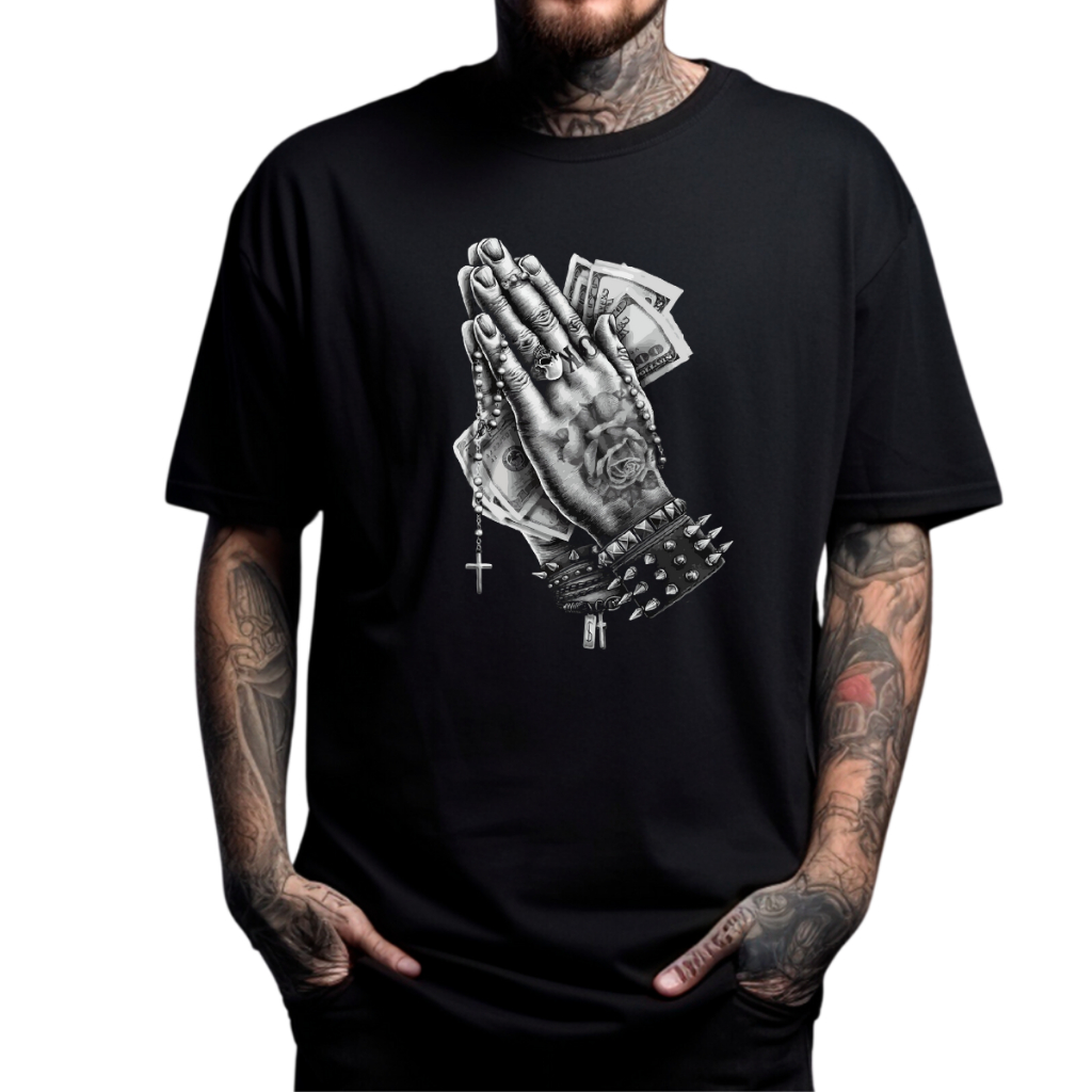 Camiseta Mãos Rezando Dinheiro Spikes Streetwear Fé Luxo Unissex Algodão Fio 30.1 P ao G5 Envio Imediato
