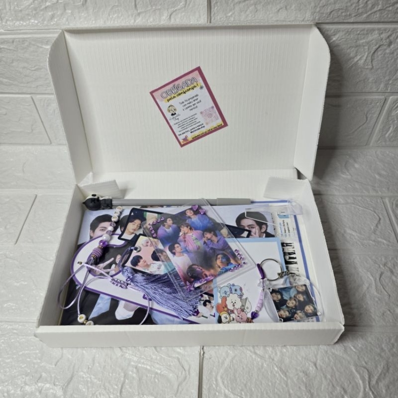 CAIXA BOX KIT BTS - COM MAIS DE 50 ITENS - OT7 BANGTAN KPOP