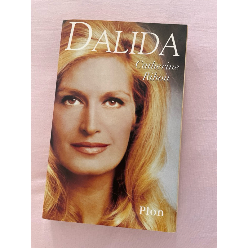 livro-dalida-catherine-rihoit-biographie-officielle-shopee-brasil