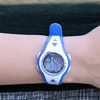 Relógio Digital Infantil com Pulseira Ajustável e Iluminação