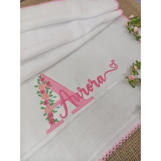 Fralda ombro bordada PERSONALIZADA com nome do bebê para enxoval luxo