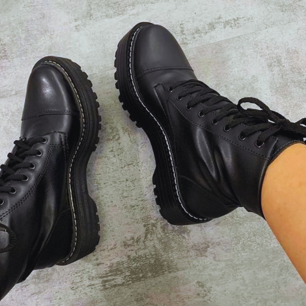 Bota Coturno Feminino Tratorada Blogueira Cano Curto Confortável Zíper Cor Preto