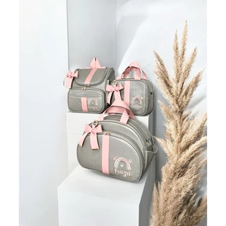 KIT BOLSA MATERNIDADE DE LUXO CINZA /ROSÉ ARCO-ÍRIS PERSONALIZADO (3 PEÇAS)