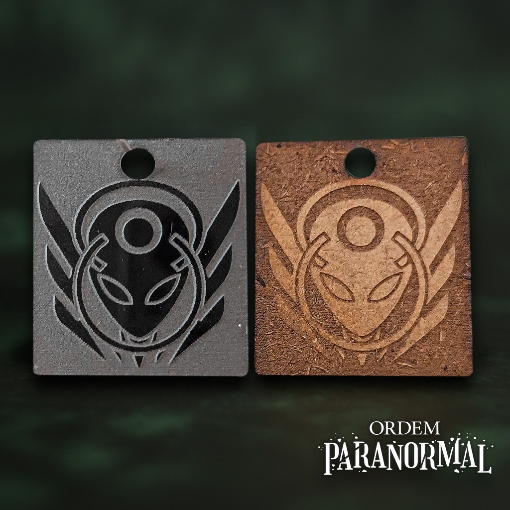 Pingente "ALHEIO" Ordem Paranormal – MDF e Acrílico Preto