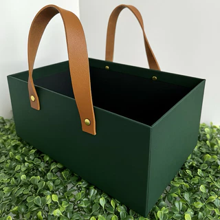 cesta cartonada com alças de couro