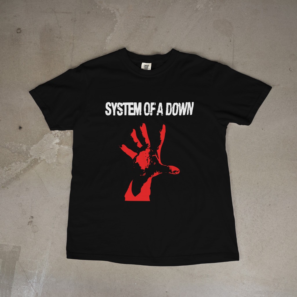 Camiseta Unissex "System of a Down Mão vermelha"