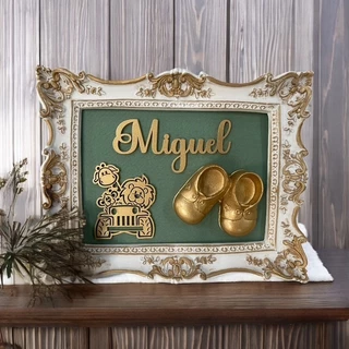 Enfeite porta maternidade em resina Safari com nome do bebê em Oferta na Shopee