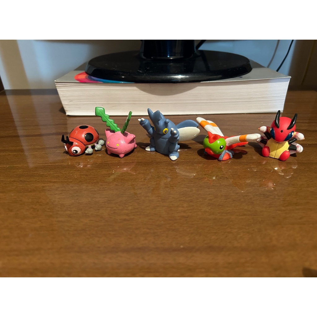 Boneco Figure Pokemon - Heracross, Ledyba, Ledian, Yanma e Hoppip ...