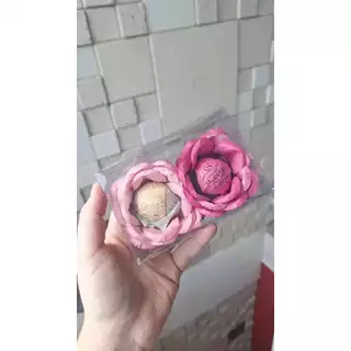 Presente Flor com 2 Trufa Cacau Show 30g em Oferta na Shopee