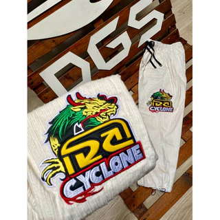 Calça da Cyclone de veludo, Lançamento na promoção