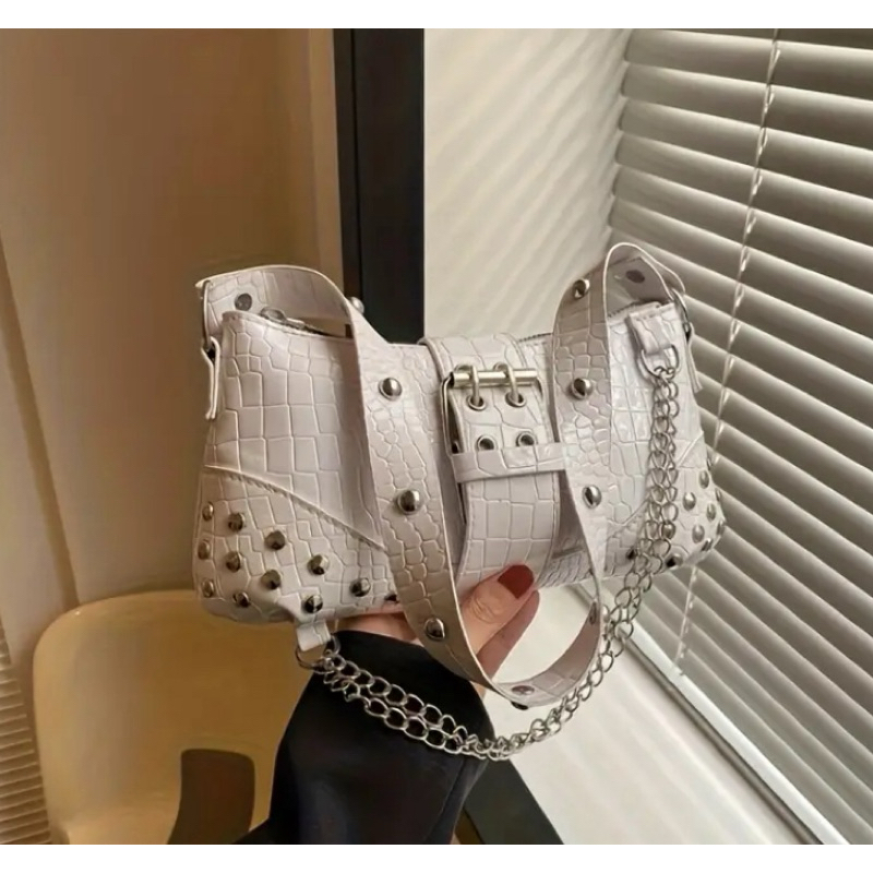 Bolsa de Ombro Preta com Padrão de Crocodilo Inspirada em Y2K e