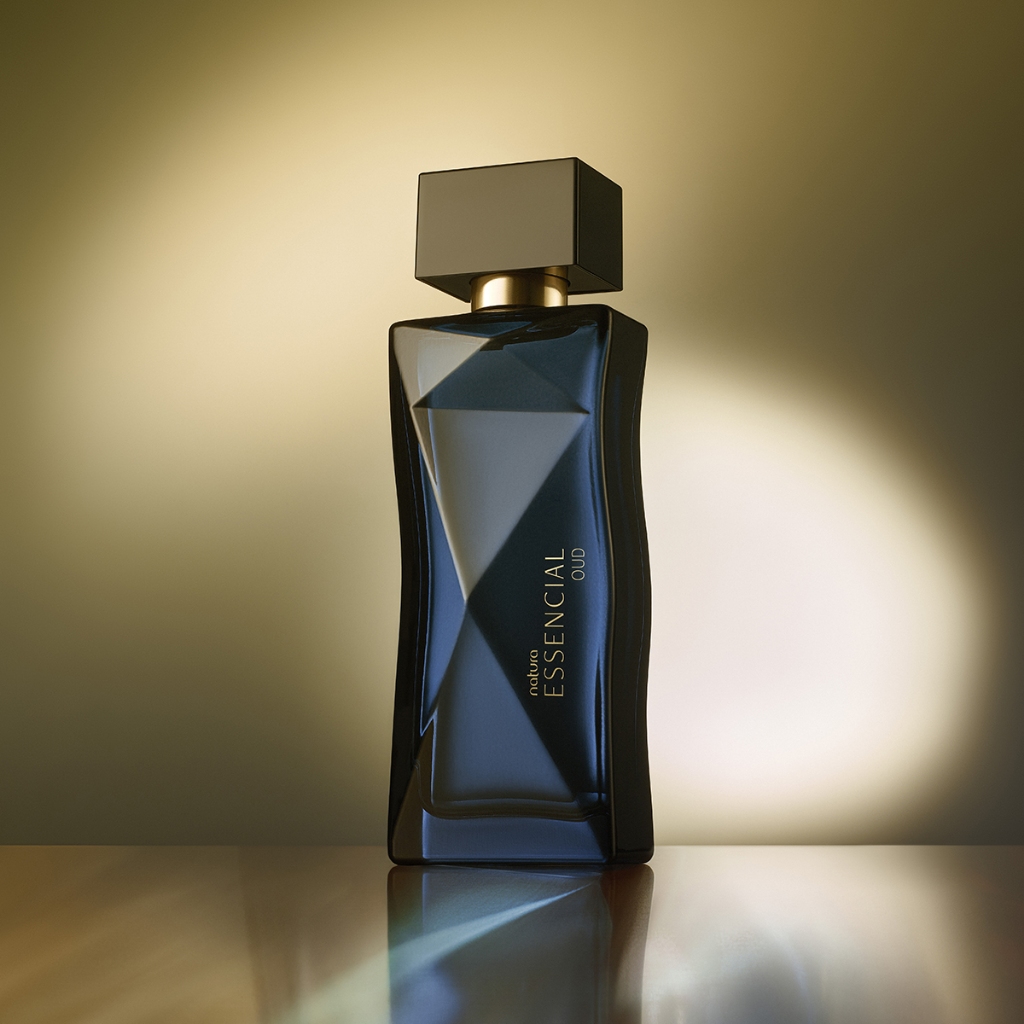 Perfume Natura Feminino Essencial Oud Deo Parfum Amadeirado Intenso ...