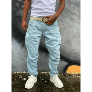 Calça Jeans Slim Clara modelo Stretwear