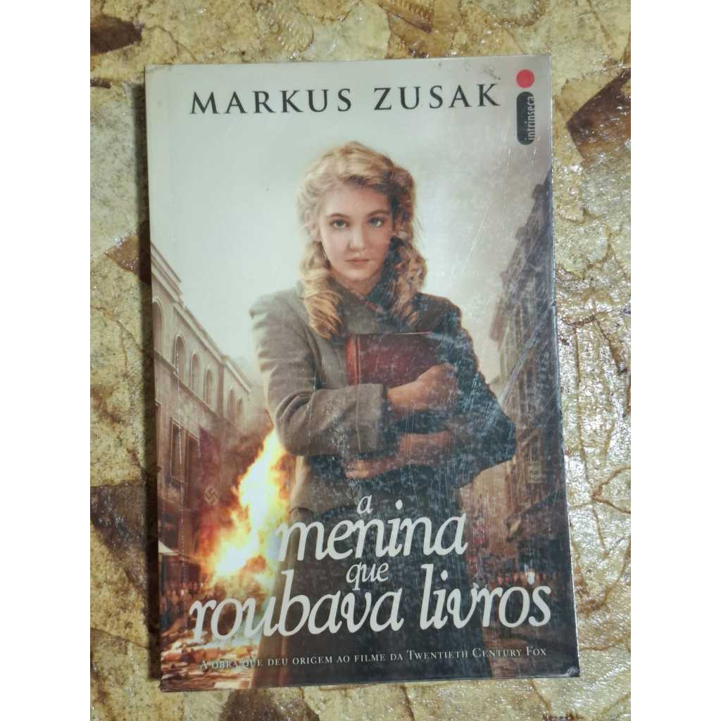 Livro "A menina que roubava livros" - Capa Filme | Shopee Brasil