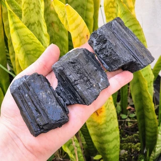 Turmalina Negra Pedra Bruta Natural Proteção Energética Limpeza em Oferta na Shopee