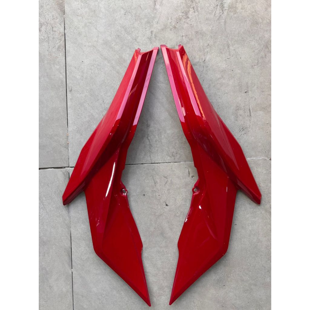Carenagem Rabeta Cb 250 F Twister 2016 A 2022 Vermelha (peças novas com minimos detalhes)