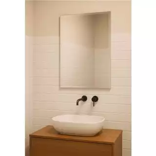 Espelho 80x50cm Lapidado Com Bisotê Para Banheiro com Suporte Invisível colado ao Espelho