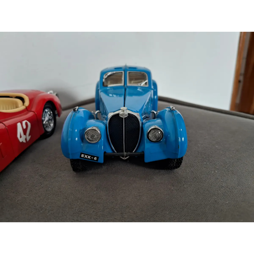 Jouet Burago: voiture Bugatti Atlantic (1936), échelle 1/24è
